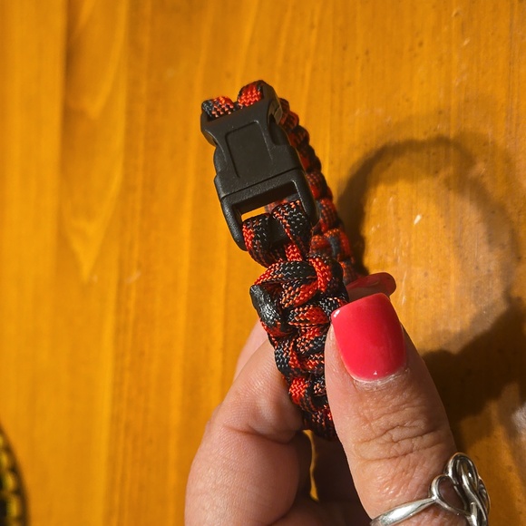 Custom Handmade Collegiate Paracord Bracelets - Picture 3 of 3